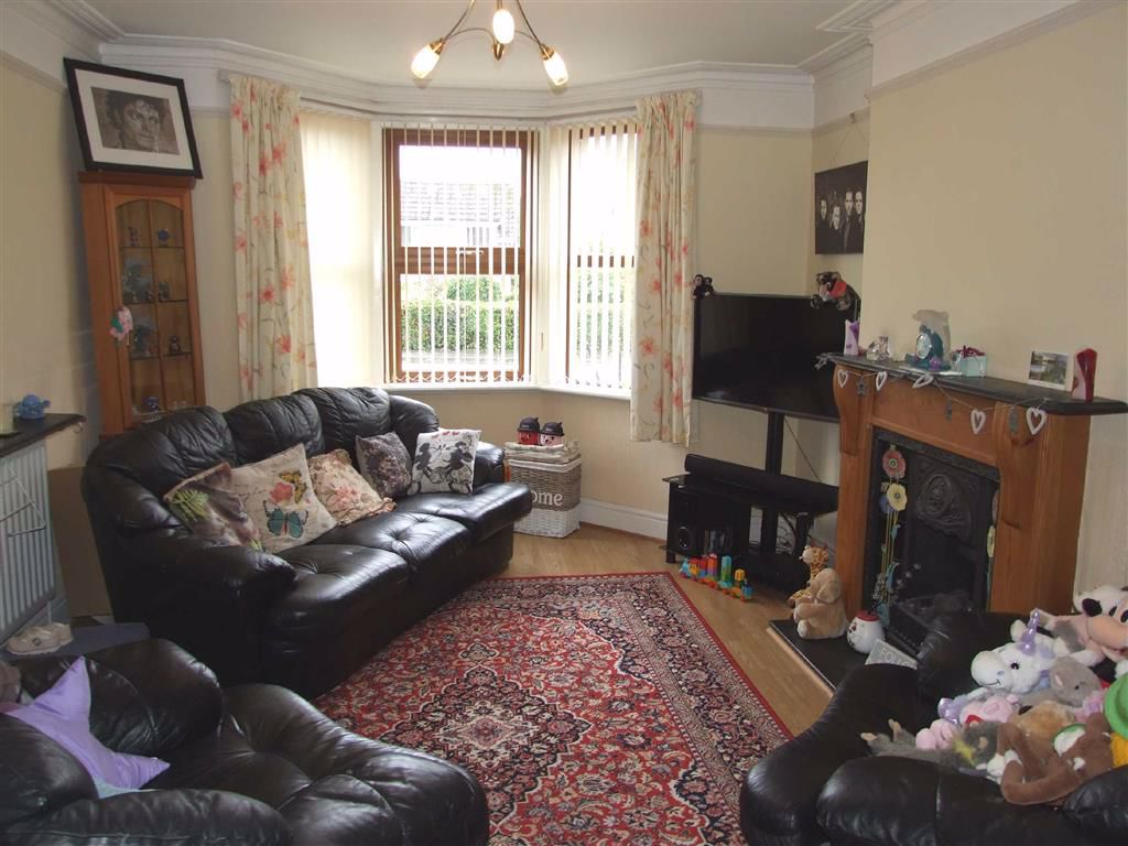 LockandKeyEA's tweet image. For Sale: Melksham | £225,000

Lock and Key independent estate agents are pleased to offer this #twodoublebed #semidetached #bayfronted #property with character features throughout situated on the favoured eastern side of town. 

Read more here &amp;gt;&amp;gt; homesinmelksham.co.uk/index.php?opti…