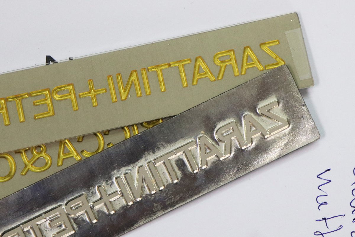 Folders for Zarattini+Petricca designed by @BunchDesign 

Keaykolour Prune 300gsm with glossy black raised foil
@ArjoCreatives