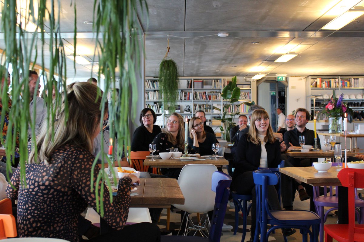 Een avond over #duurzaamheid met <a href="/PdRarchitects/">Paul de Ruiter</a>. Want, hoe definieer je duurzaamheid eigenlijk? En hoe ontwikkel je een nieuwe duurzame technologie? Bedankt voor jullie bezoek en het delen van een aantal prachtige projecten!