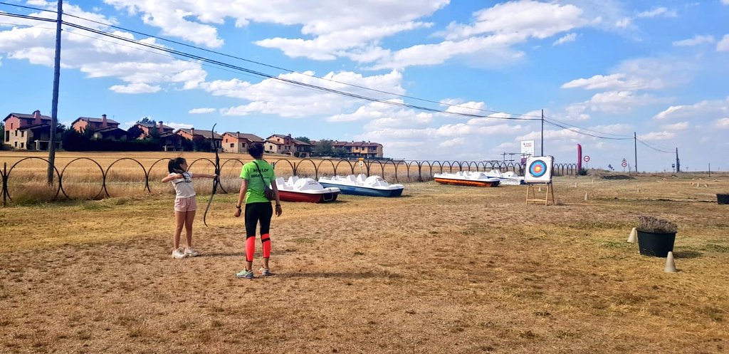 corteserasmus's tweet photo. Hoy ya vuelve 6° de su fin de curso en Segovia. Os dejamos foto de otra de las actividades que hicieron ayer. #FelizViernes #penúltimoviernesdelcurso Es real. Queda una semana! https://t.co/Y6jkod5Hzv