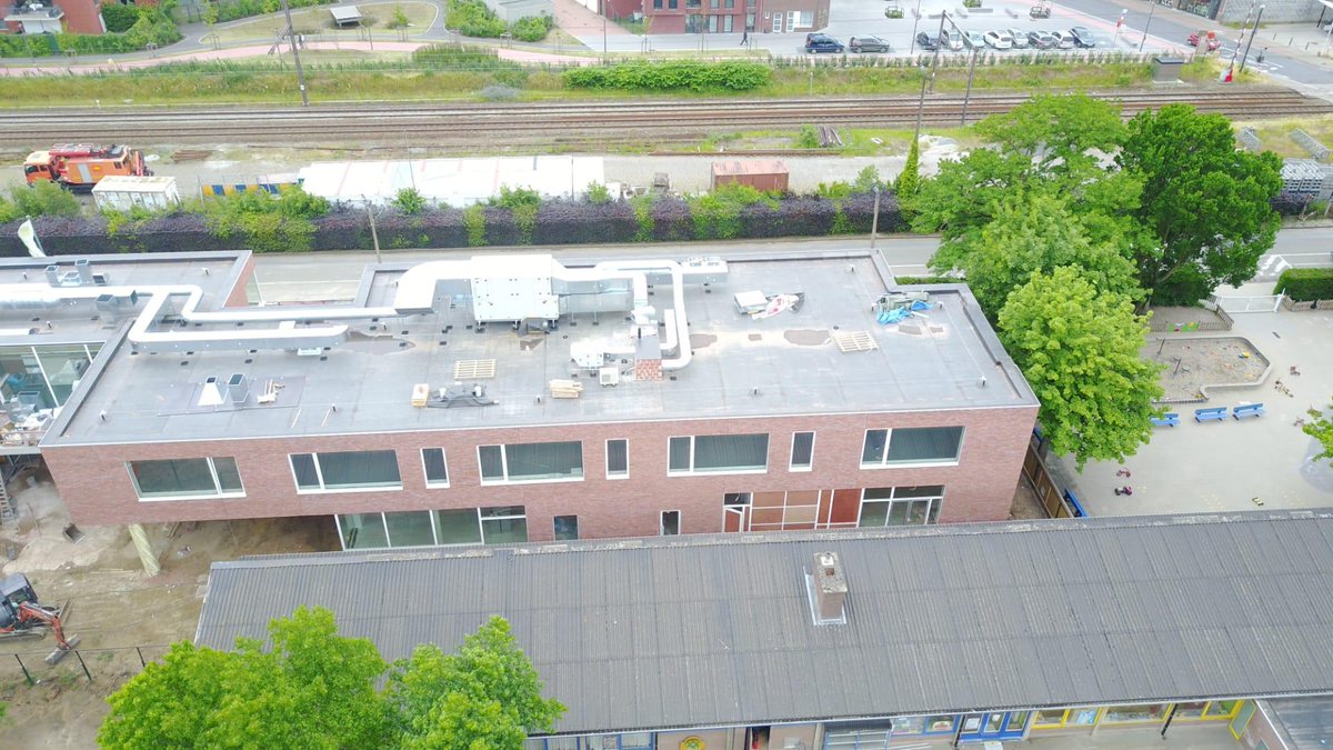 GOinAntwerpen's tweet photo. Wij blijven niet stilstaan en geven met heel wat nieuwe bouwprojecten richting aan de toekomst. In Zwijndrecht en Hoboken gaat het goed vooruit. We gaan voor inspirerende, innovatieve en kwaliteitsvolle leeromgevingen. PPGO-proof! #GObouwt #GOinnoveert #GOgroeit https://t.co/LaxxDtCNZy