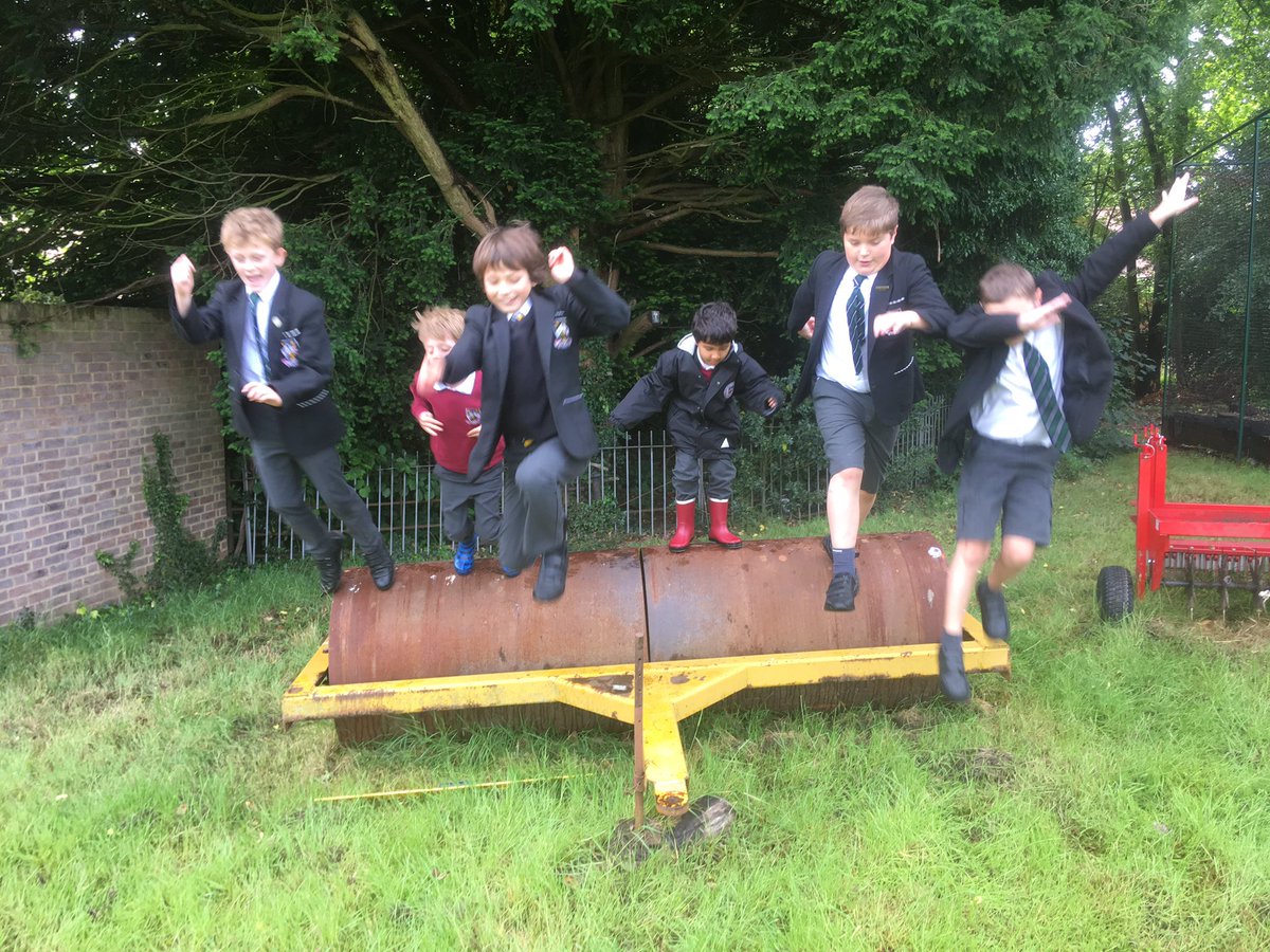 StColumbasLPrep's tweet photo. More #OutdoorLearning with #SCCPrep5 and #SCCPrep1 #Collaboration #SCCCompassion https://t.co/LTTtgopQB2