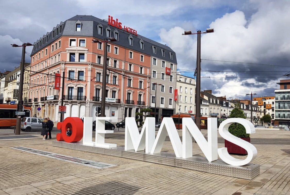 steevy_boulay's tweet photo. #LeMans attend 250000 touristes du monde entier ce week end pour les #24heures !
#Welcome 🇫🇷🇩🇪🇧🇪🇬🇧🇮🇹🇨🇳🇯🇵  @ofcourselemans https://t.co/iwtySCsBj0