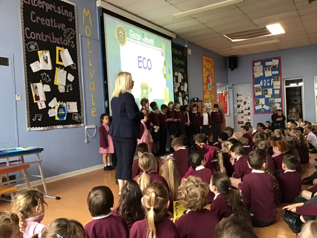 2L_MPS's tweet photo. Eco Committee gave a great presentation announcing their Clean Air campaign! #healthyliving @MP_Primary https://t.co/Qe83ahWMXG