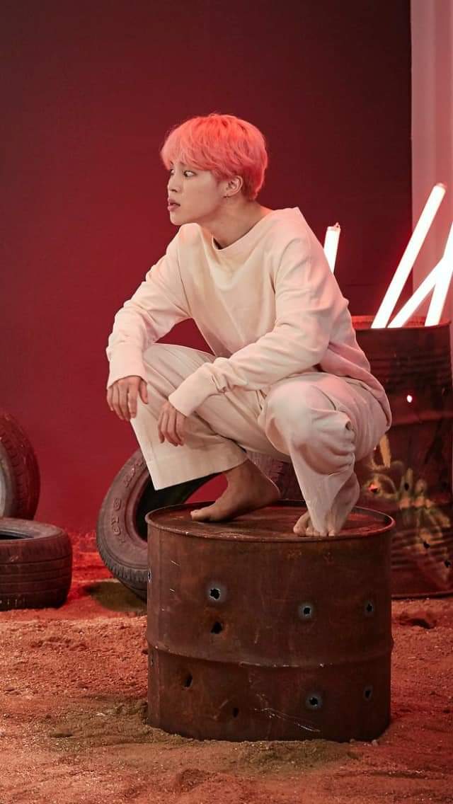 San10823583's tweet image. Ghê hôn ghê hôn :)) qua Agust D đầu gấu liền!!￣︿￣
#6YearsWithOurHomeBTS 
#BTS6thAnniversary 
#6YearsAndForeverWithBTS
#Happy6thAnniversaryBTS 
@BTS_twt #BTS #JIMIN
#MTVBRFANDOMBTSARMY 
#MTVBRKPOPBTS 
#PremiosMTVMIAW