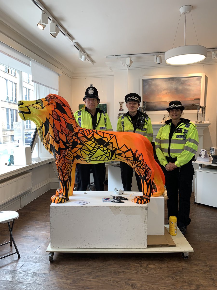 Our Lion for <a href="/lionsofwindsor/">Lionsofwindsor</a> painted by artist, <a href="/MrASingh/">Amrit Singh</a> visited by <a href="/ThamesVP/">Thames Valley Police</a> this morning! Today is the last day Mr A Singh will be painting in the gallery so feel free to come and visit us!