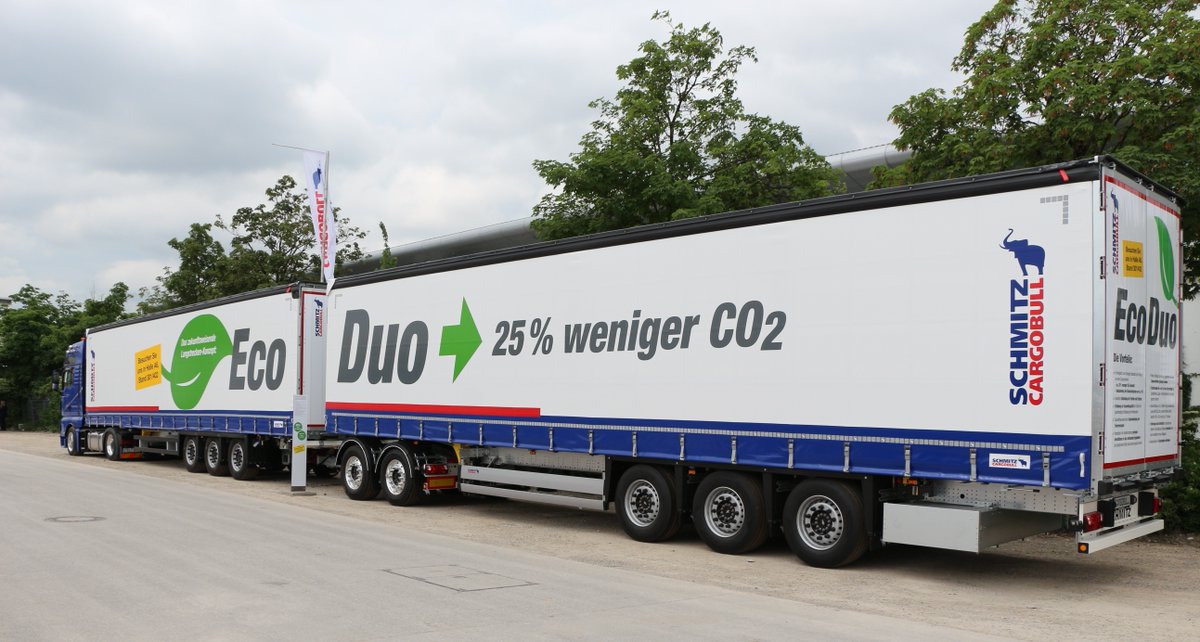 CargobullAG's tweet photo. Mit dem Schmitz Cargobull EcoDuo Konzept kann der Kraftstoffverbrauch des Fahrzeuges reduziert und somit der CO2-Ausstoß bis zu 25% gesenkt werden. Mehr zum zunkunftsweisenden EcoDuo Konzept im Video https://t.co/UXWtPy5u2q #SmartTrailerWorld https://t.co/TI5o9uqMyK