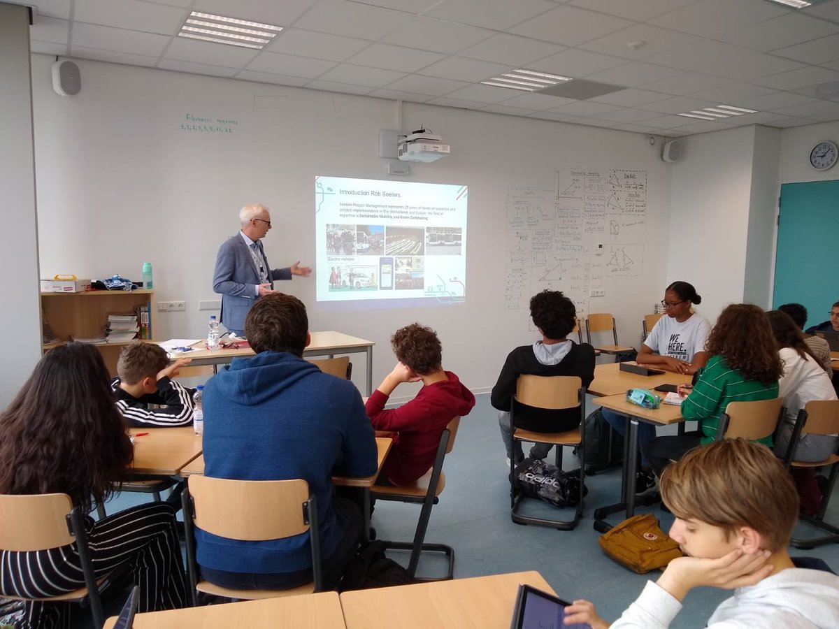 Just gave a kick-off Presentation for a group of students from International School <a href="/RiversArnhem/">Rivers International School Arnhem</a> They are going to help me make a Mobility Plan for the school by doing investigations. Great to collaborate with students and Teacher <a href="/RiversMicha/">Micha Oosterhoff</a>
