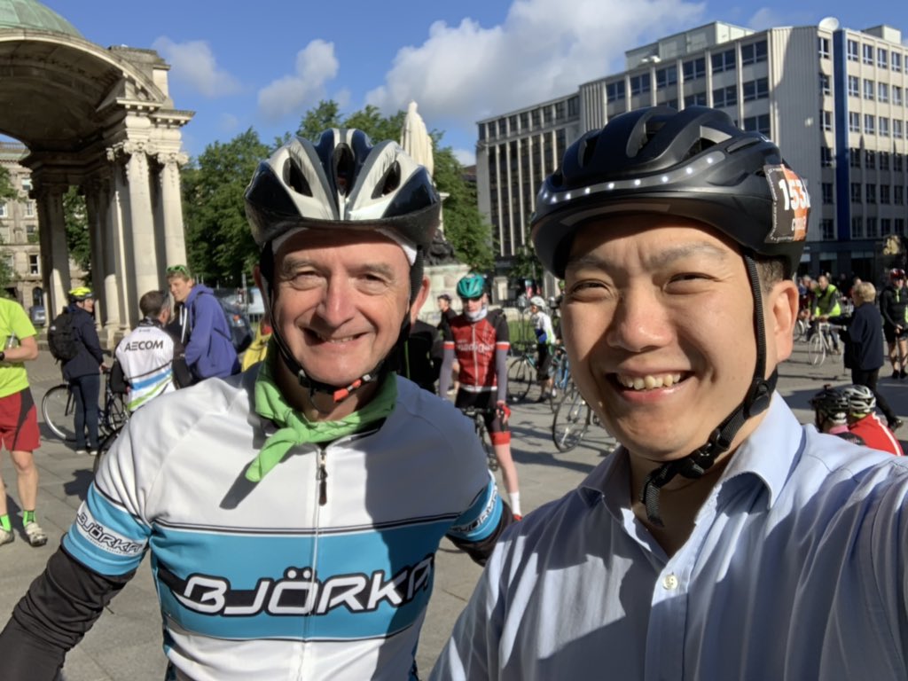 plasticstitch's tweet image. #belfast putting on a great show for Bike to Work week! #ROB7 Free bacon butty goes down well. Great meeting fellow cyclists - Tom (retired BT engineer) and John (Assistant Minister Fisherwick Church) @SustransNI @nigreenways