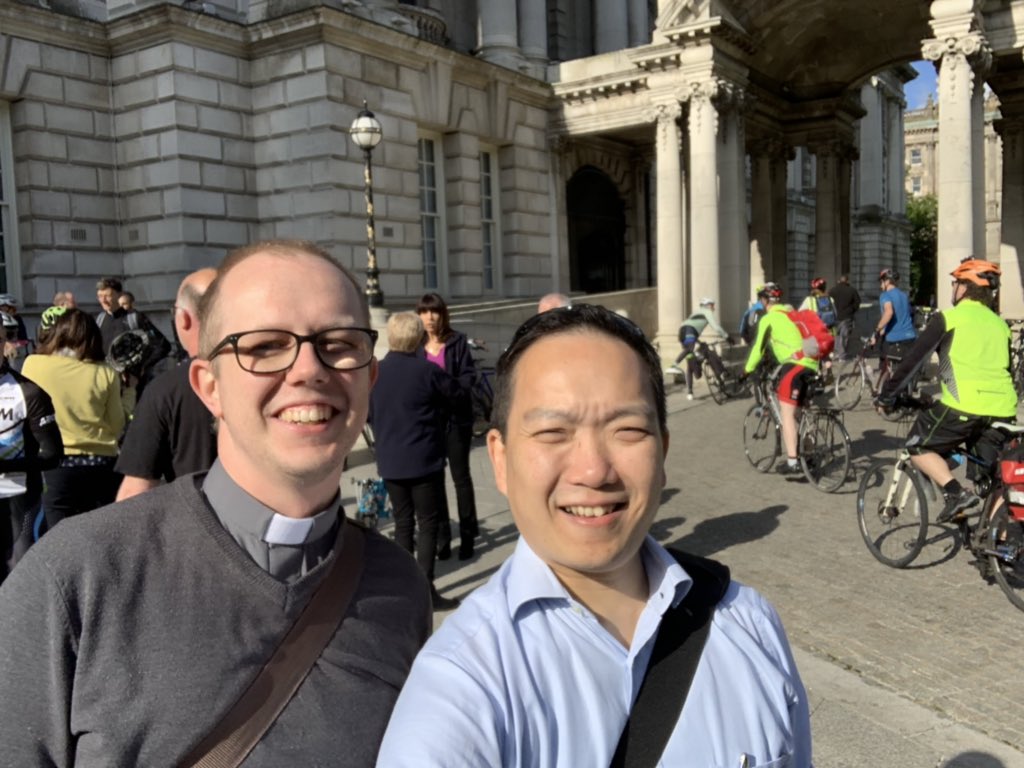 plasticstitch's tweet image. #belfast putting on a great show for Bike to Work week! #ROB7 Free bacon butty goes down well. Great meeting fellow cyclists - Tom (retired BT engineer) and John (Assistant Minister Fisherwick Church) @SustransNI @nigreenways