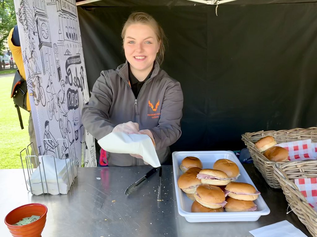 plasticstitch's tweet image. #belfast putting on a great show for Bike to Work week! #ROB7 Free bacon butty goes down well. Great meeting fellow cyclists - Tom (retired BT engineer) and John (Assistant Minister Fisherwick Church) @SustransNI @nigreenways