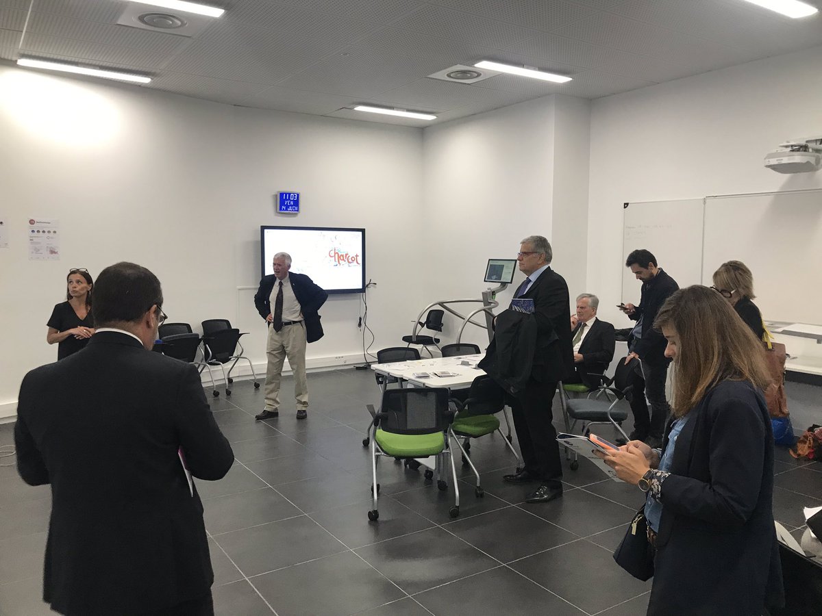 GardinGuillaume's tweet image. @MINES_StEtienne @EoviMcd @GroupeEMSS @SteMetropole ensemble pour l’inauguration de la plateforme des nouvelles technologies appliquée à la santé en R&amp;amp;D. Le 2e laboratoire : #Medtechdesign est le lieu design thinking présentée par @KarineRichou