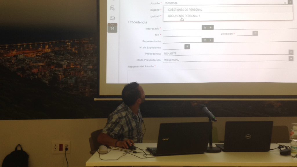 Redeltic's tweet photo. @ismaelpalmero nos muestra en @Redeltic la evolución de las soluciones de Galileo https://t.co/jWWU35T3Ud