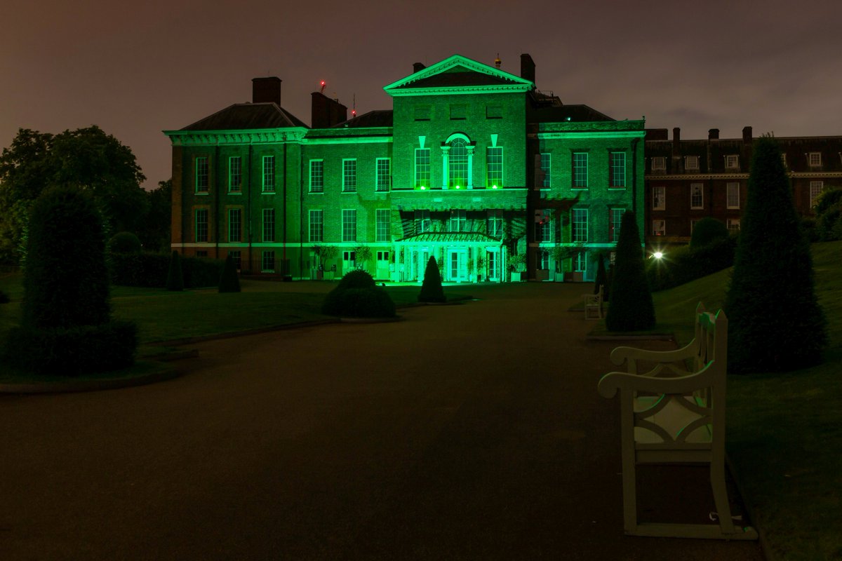 Kensington Palace was illuminated green last night as a mark of respect for the victims of the #Grenfell Tower fire. #GreenforGrenfell