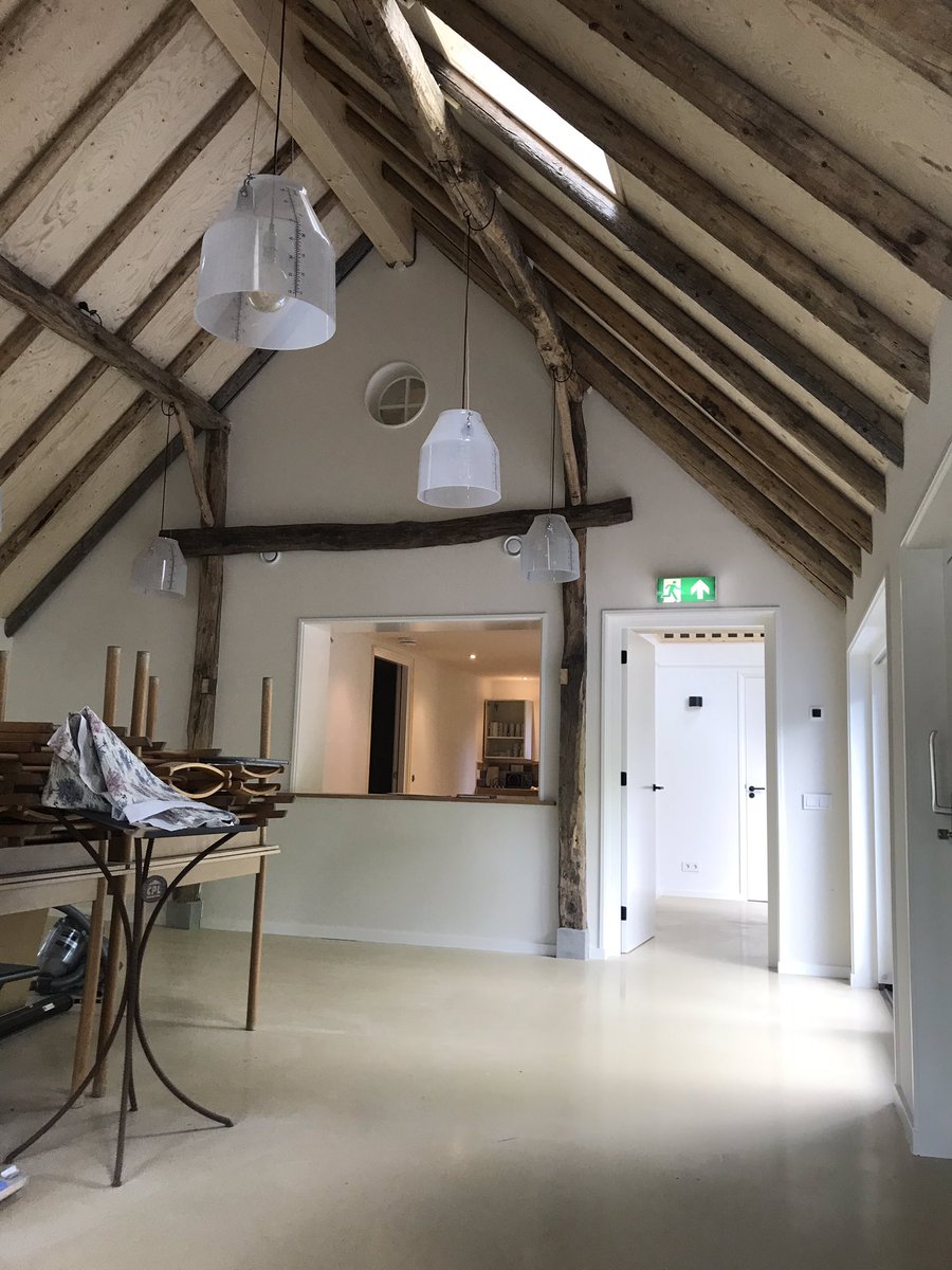 SchildersReutum's tweet photo. Landgoed Herinckhave, #restauratie en metamorfose van oude schuur tot ontvangstruimte. Mooi werk! https://t.co/Lre7NV84DC