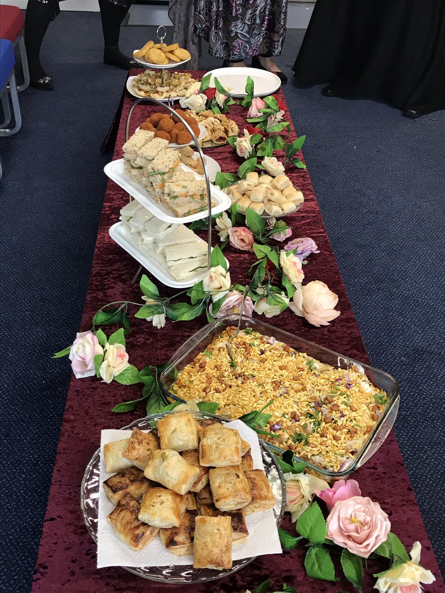 Rowlatts_TMET's tweet photo. πWe have been wonderfully spoilt by the staff who celebrated Eid. Such yummy treats! π#rhre #Eid #festival https://t.co/ExZcEYUB69
