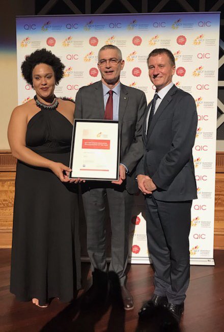CQUniversityVC's tweet photo. Just delighted to see the generosity and vision of Scott Williams AM recognised today at the QCF #Philanthropy Awards. Scott was named the #QCF19 Higher Education Philanthropist of the Year. Thank you Scott on behalf of @CQUni and our students, for your support. #cqunicares https://t.co/Zn54VI4dsN