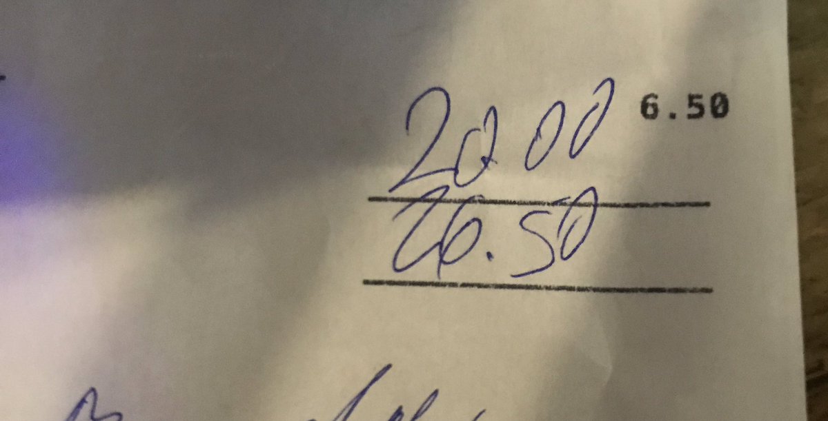 louweesaah's tweet photo. This dude really left a $20 tip on a 6 dollar tab.. I appreciate him #ServerLyfe ๐ค๐ผ https://t.co/Gz4Dyy4bq3