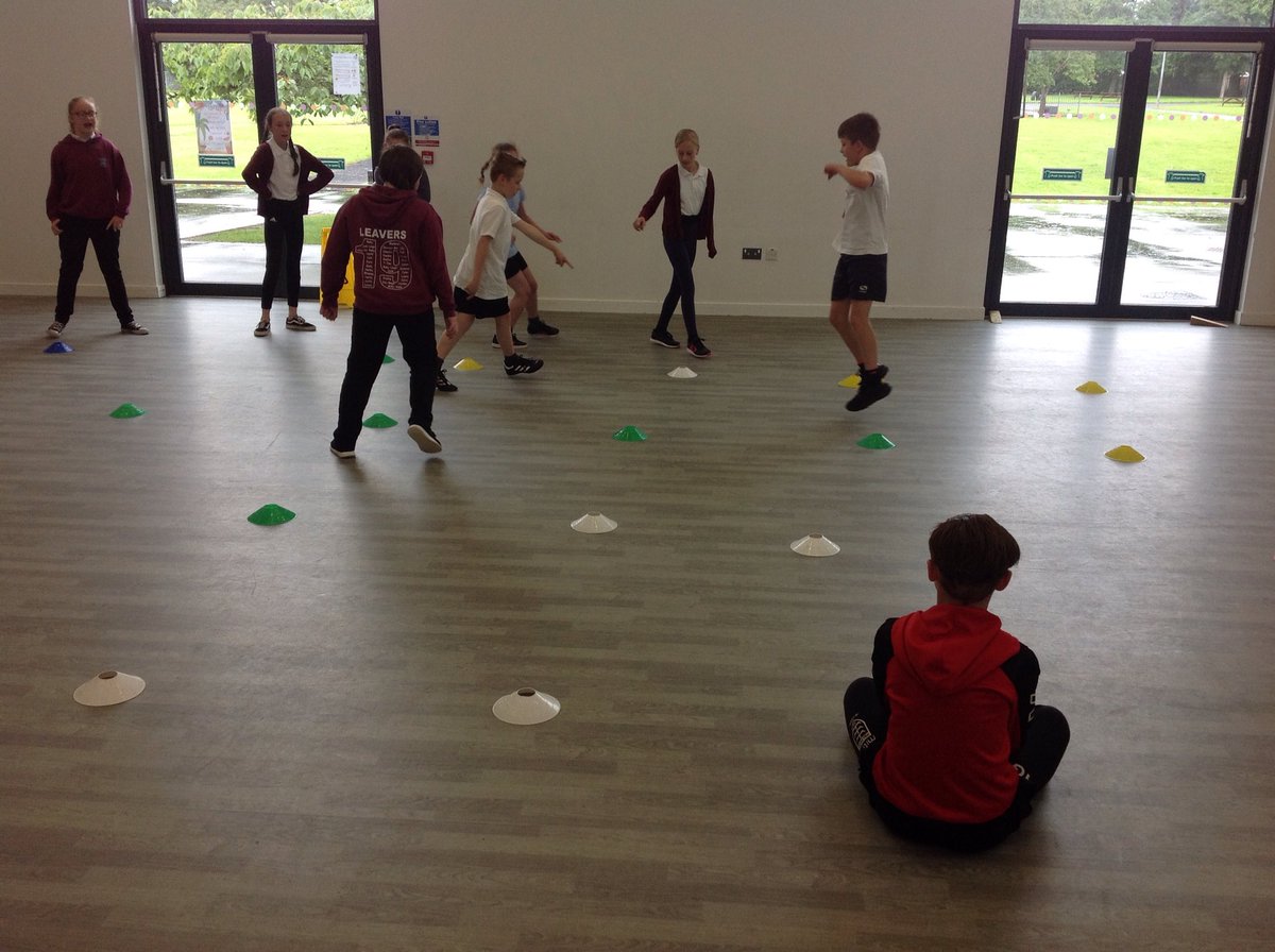 NeasdenPrimary's tweet photo. Rainy days=inside PE! This doesn't stop 5/6H from enjoying their selves and using their communication and memory skills to navigate through a maze.#funinside #@HumberEdTrust #@SentamuAcademy https://t.co/cYbQqVoovX