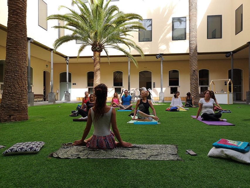 MuseosTenerife's tweet photo. 🧘‍♀️Este sábado, yoga  iyengar en el #MUNA
🗓️ 15 de junio de 2019
🕰️ 10:00 h
🧘‍♂️ Es necesario traer esterilla y toalla
💵15 € por sesión
👉Aforo limitado
🔹Visita opcional al museo 
#Tenerife #museo #yoga #ShantiMUNA https://t.co/EWiuepWtY5