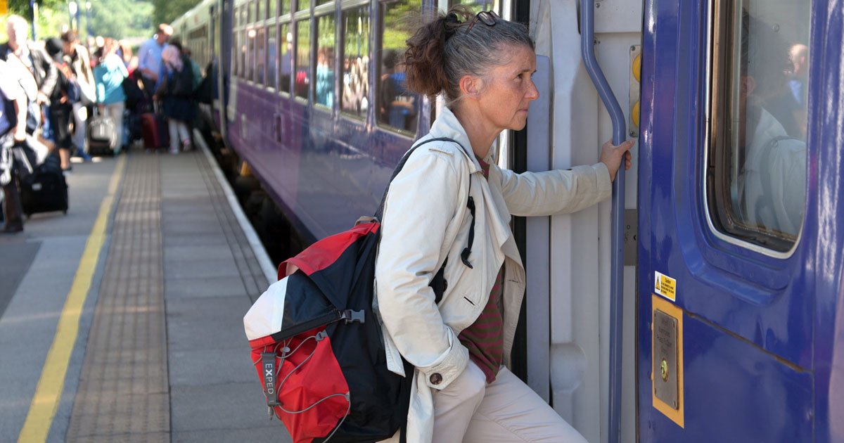 The Government must restart the programme to electrify more of Britain's rail network if it is to meet its target of #NetZero greenhouse gas emissions by 2050.
bettertransport.org.uk/government-pre…