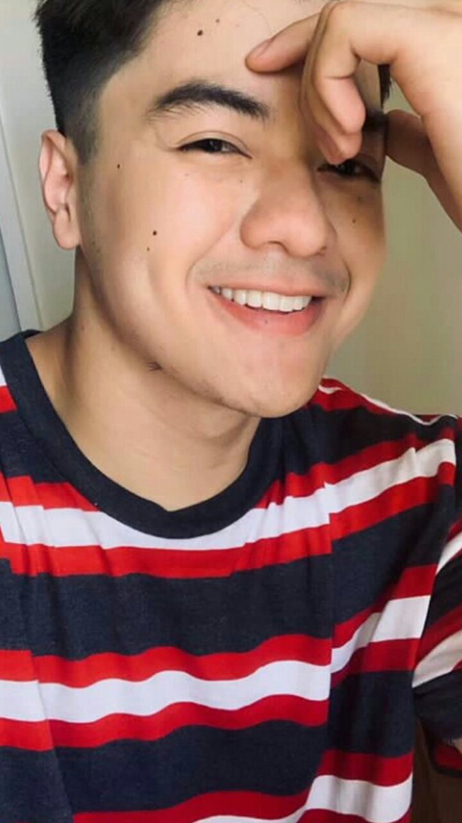 hitonamadulas's tweet photo. teka lang muna...kmusta nman ang STRIPES?😅😊parehong pareho kulay ganun?!hahahhah alam na dizzz...me b like delulu again lolz

@mor1019 #DyisIsltManila May Tama Ka by CK and Vivoree https://t.co/4pkSETvTGu