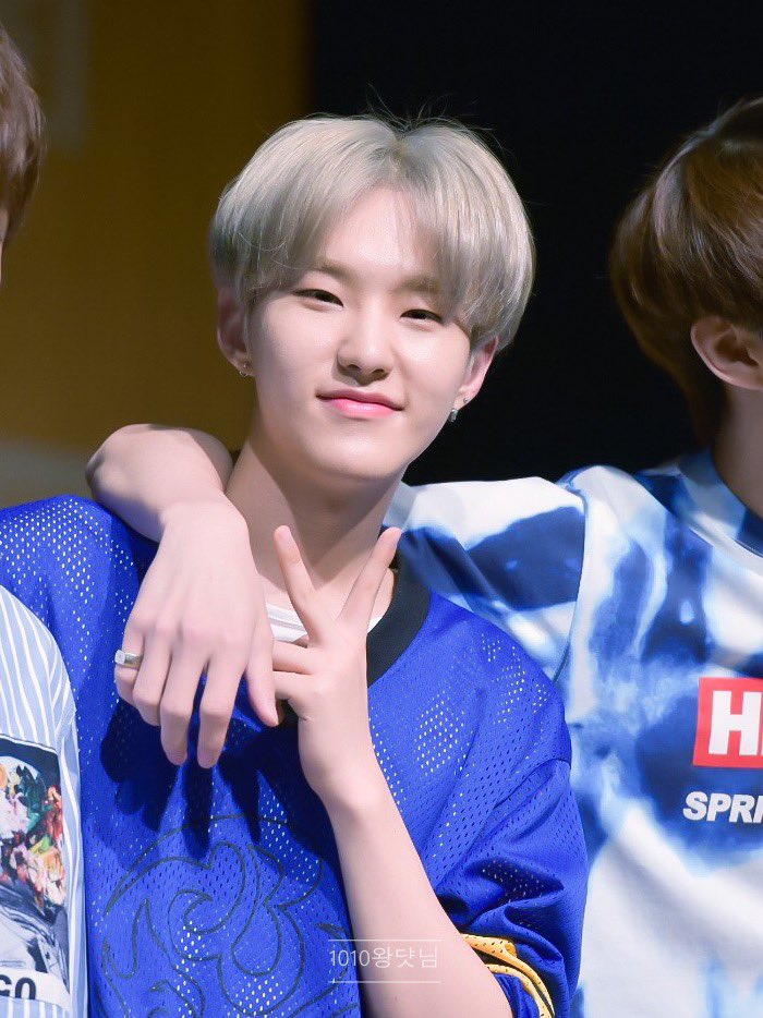 lolo_615's tweet photo. 생일 축하해요💕🥳🎊
우리 왕댯님 호시🐯👑
호시가있는 세계는 언제나 예쁘고, 반짝반짝 빛나고 있어요✨
태어나줘서 고마워요💙너무 사랑해><💙
#오늘은_호시왕댯님_생일이다
#PRINCEHOSHIDAY

#세븐틴 #SEVENTEEN #호시 #권순영 #HOSHI #왕댯님 @pledis_17 https://t.co/Uty9qf8b4B
