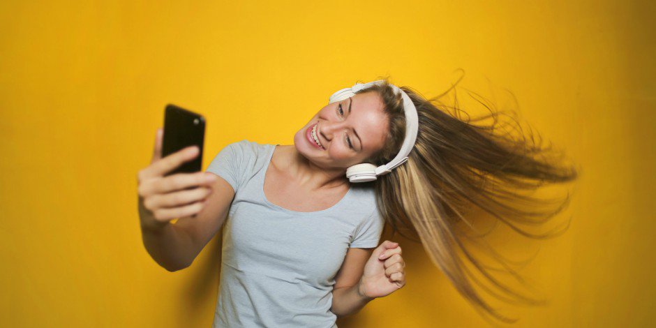 erogrecruit's tweet photo. Here's how to host a successful Snapchat Takeover in 9 easy steps:  https://t.co/lwRJ7qu9LO https://t.co/kL34FqgtNi