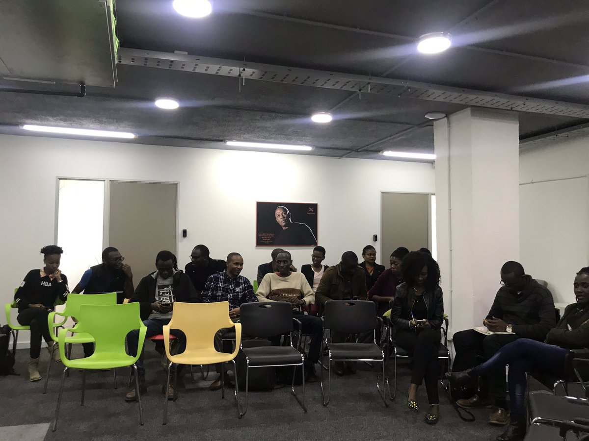 pthigo's tweet photo. #Allset for #GEOSK on @EO4SDG . #Workshop #CoWorkspace is so cool! @ThunderbirdAfr1 #FutureReady.@ngeleali @deankhagram @Thunderbird @D4DInsights @MsJenOO #IODC20 #SDGs #SlideImagecred:@GEOSEC2025 https://t.co/COE0a0qCZY