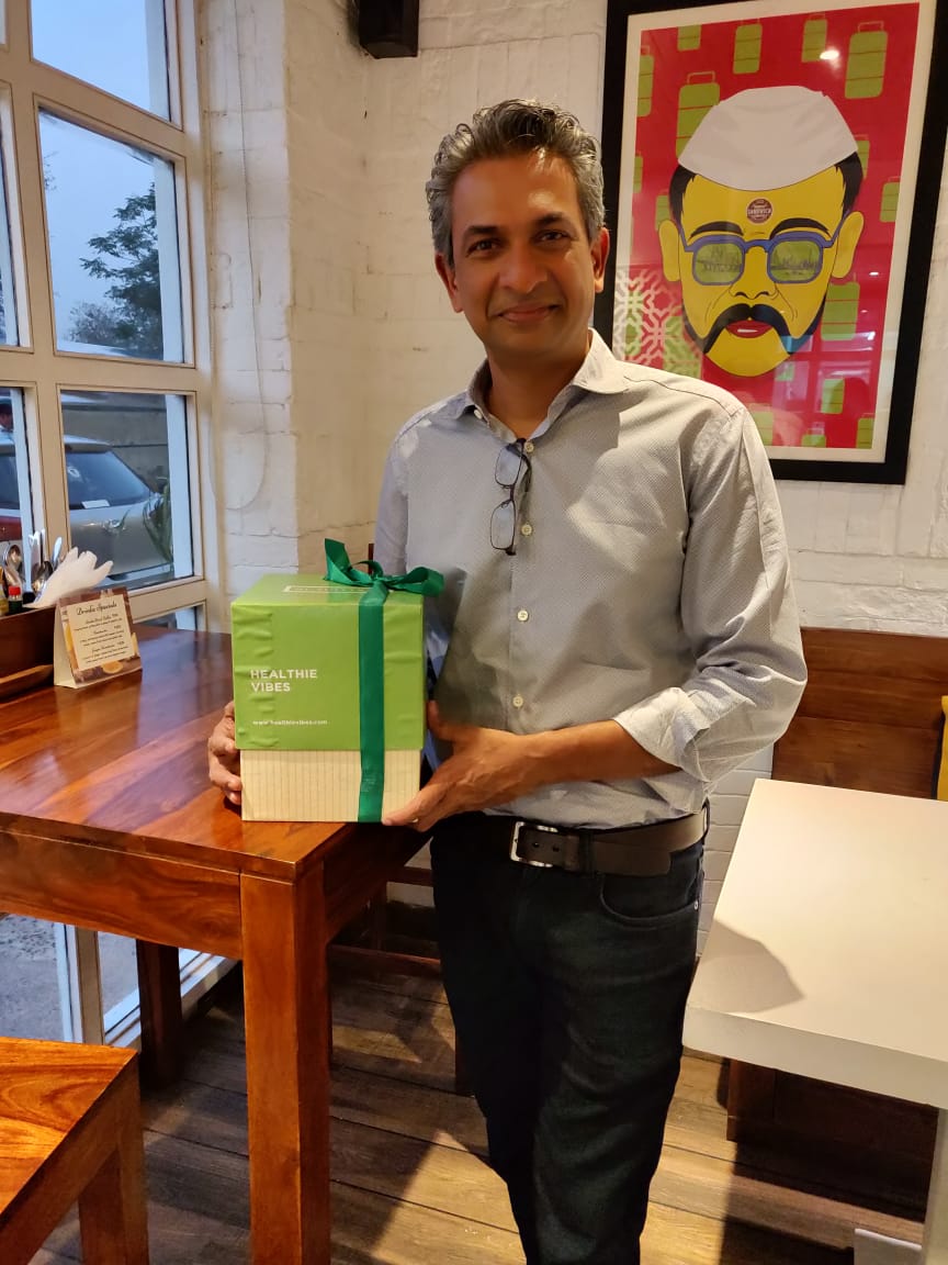 First he gets me off sugar for 100 days and now he gets me on <a href="/Healthie_in/">Healthie</a>. Leaving me no choice but to be healthy <a href="/rajeshsawhney/">Rajesh Sawhney 🇮🇳</a>