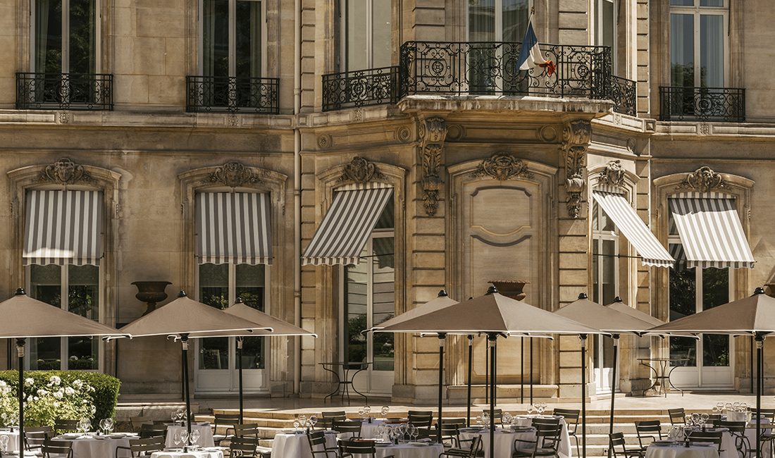 Rien de tel qu’une pause gourmande dans un jardin pour oublier le tumulte urbain !
Le <a href="/Figaroscope/">Figaroscope</a> a selectionné cinq escales de choix, parmi elles, des lieux #ParisSociety : Apicius et Loulou 🍝 
➡ premium.lefigaro.fr/sortir-paris/5…