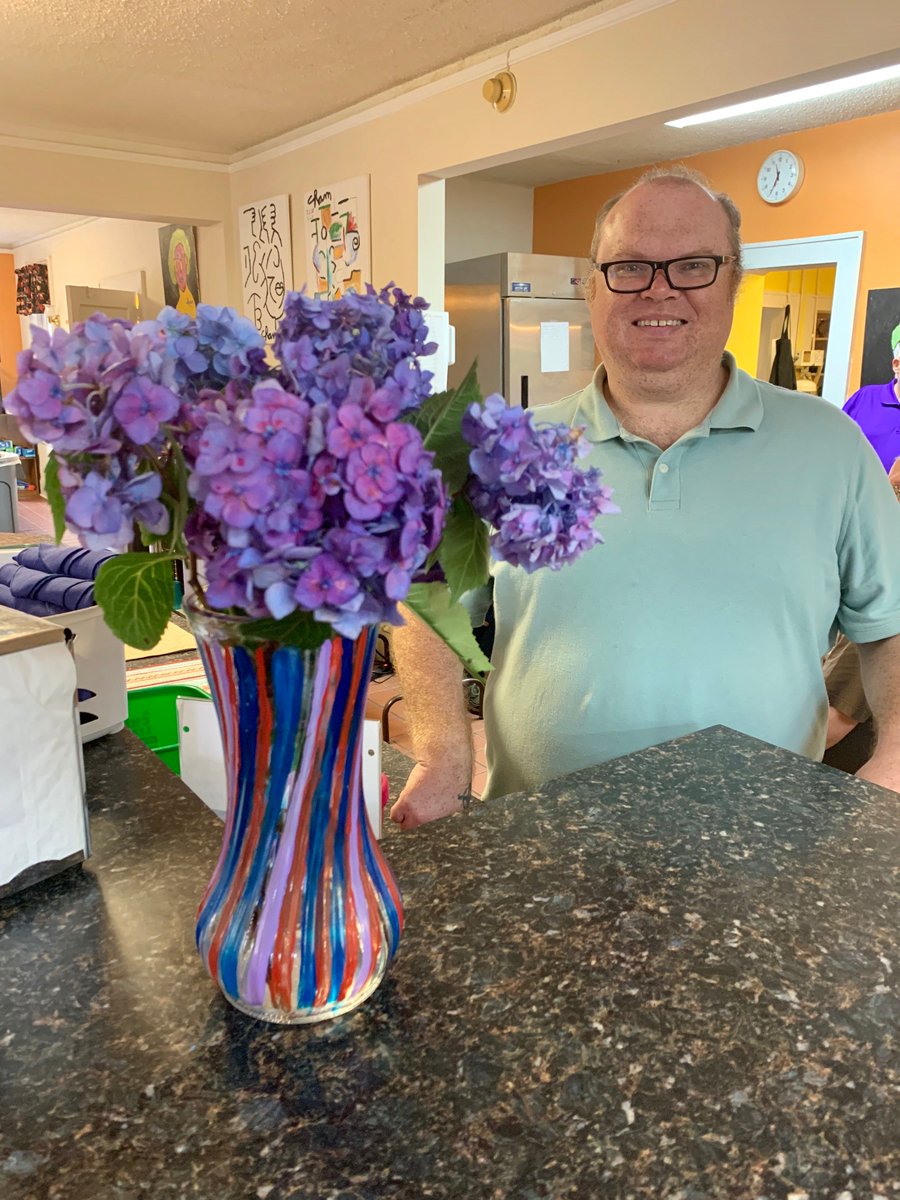 gateway_inc's tweet photo. Gateway would like to thank a local, Greenville friend, Edie Pratt, for the beautiful flowers given to us this week from her home garden! We enjoyed the fresh bouquet and added them to our flower vases to brighten up our Clubhouse. #gatewaysc https://t.co/FpOC28jzsl