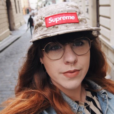 Phee_designs's tweet photo. @rebecca_judd @JulieAdenuga where the sunshine gone? Throw back to sunshine pic 😅 #NewProfilePic https://t.co/luj3xwybtv