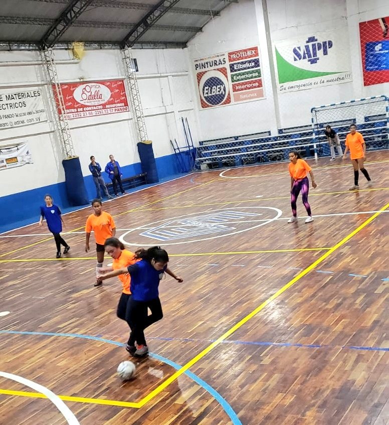 UyDeporte's tweet photo. ¡Al mal tiempo, #JuegosDeportivosNacionales!
En #Pando la jornada se disfruta con mucha competencia de #futsal
Etapa #SubZonal (1°categoría)
#JugamosTodos https://t.co/4D1oNQxsHr