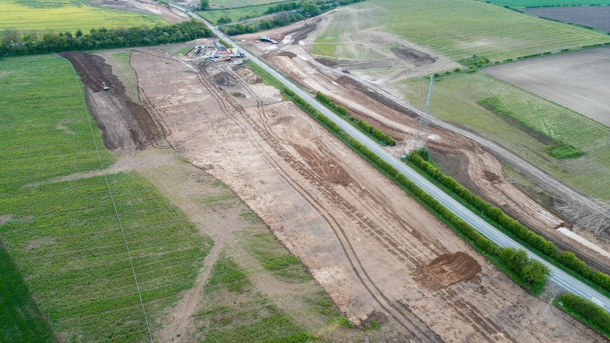 ERfloodrisk's tweet photo. ROAD CLOSURE: Westfield Road will be closed for 1 week commencing 17th June to allow the installation of a balancing pipe between Railway North & South Lagoons (pictured). We apologise for any disruption caused during these essential works. #COPFAS https://t.co/VLFIGXBudc
