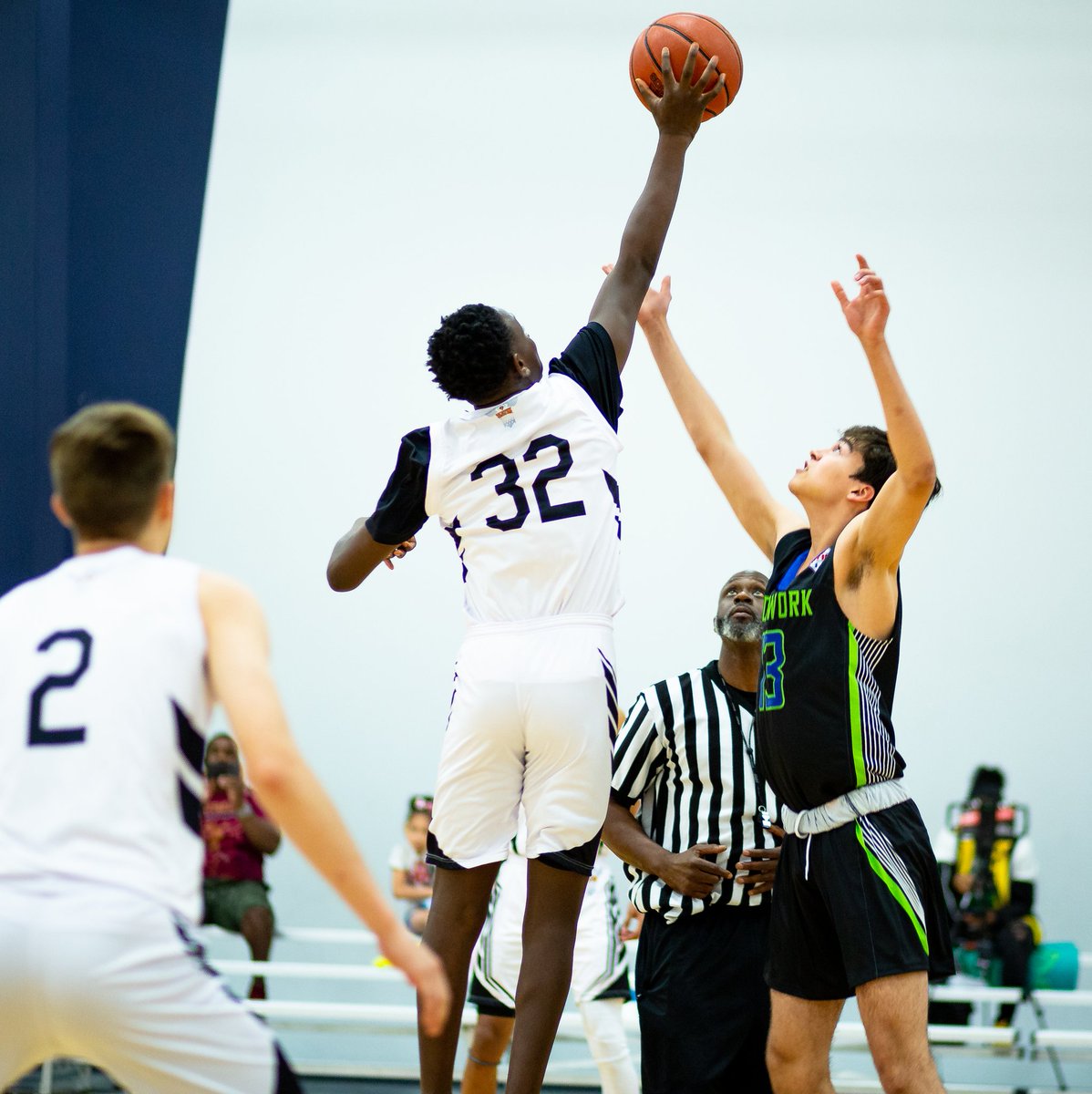selectonebball's tweet photo. Number 32. Select One. #selectone #selectonebasketball #selectonebball https://t.co/lTu9dfgyRY