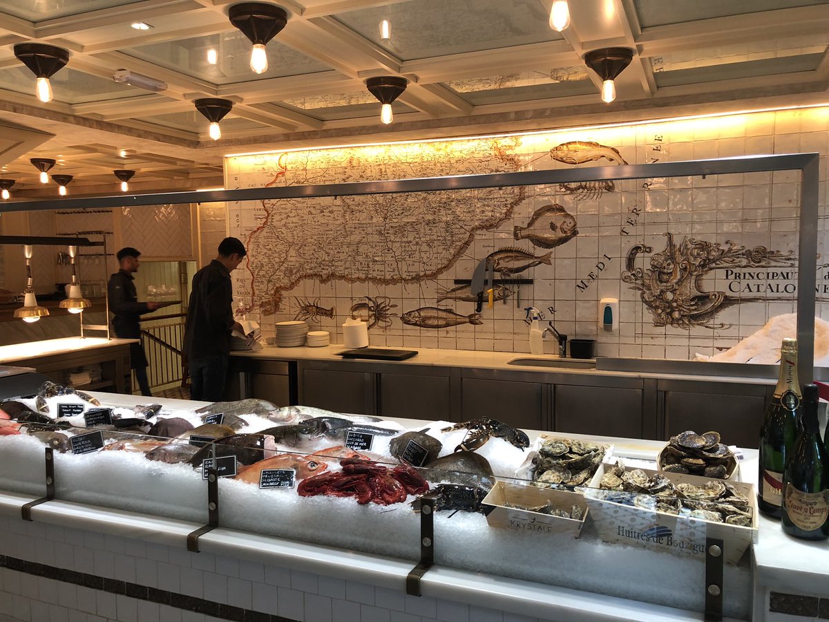 StewartJordan4's tweet photo. If your passing by El Nacional in Barcelona, check out #ElNacionalBen Catch of the day was the SeaBass washed down with a quality bottle of @GHMUMM 👌🏻 https://t.co/B7UhUP3uwi