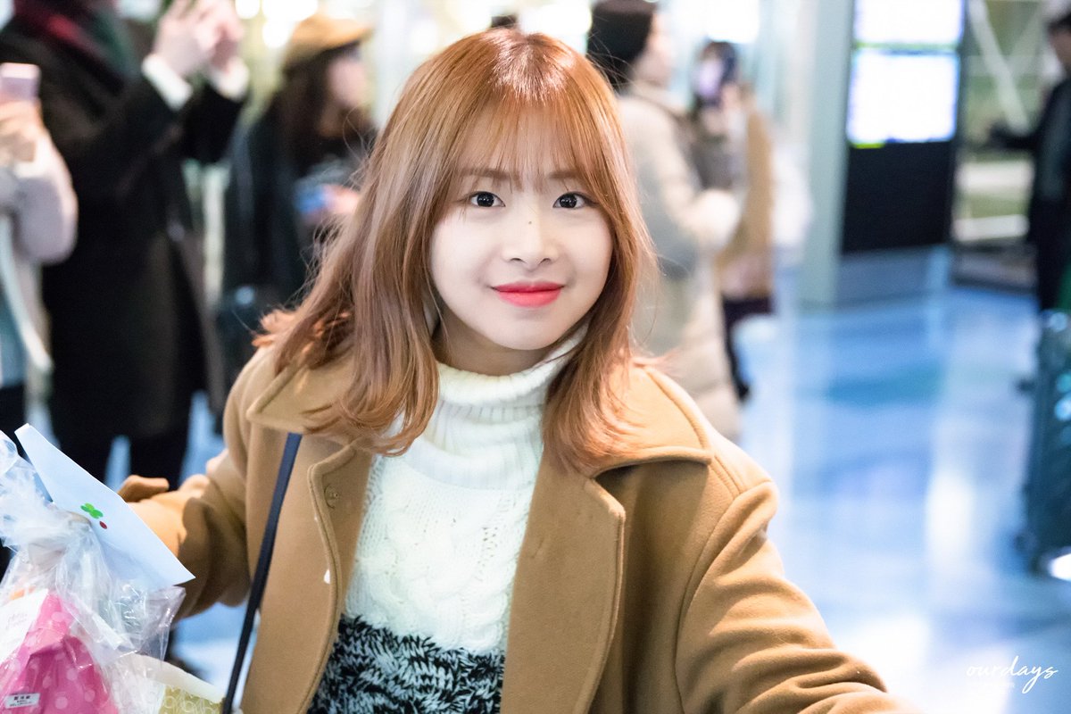 chaewonarchive's tweet photo. 171210 https://t.co/rBFEwSQkej
