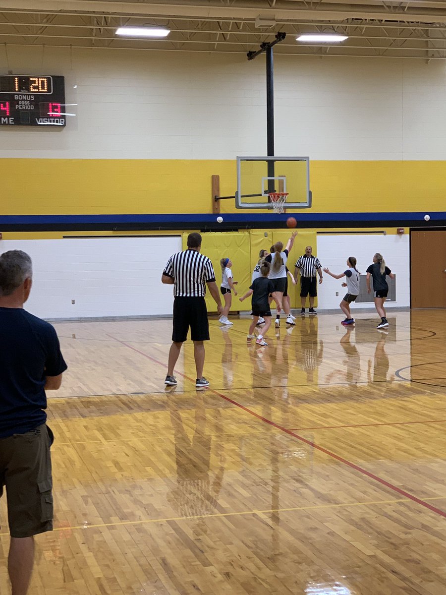 CoachTrofholz's tweet photo. #SRCity Lady Huskies team camp is under way!!! https://t.co/WnFvn2S4MQ