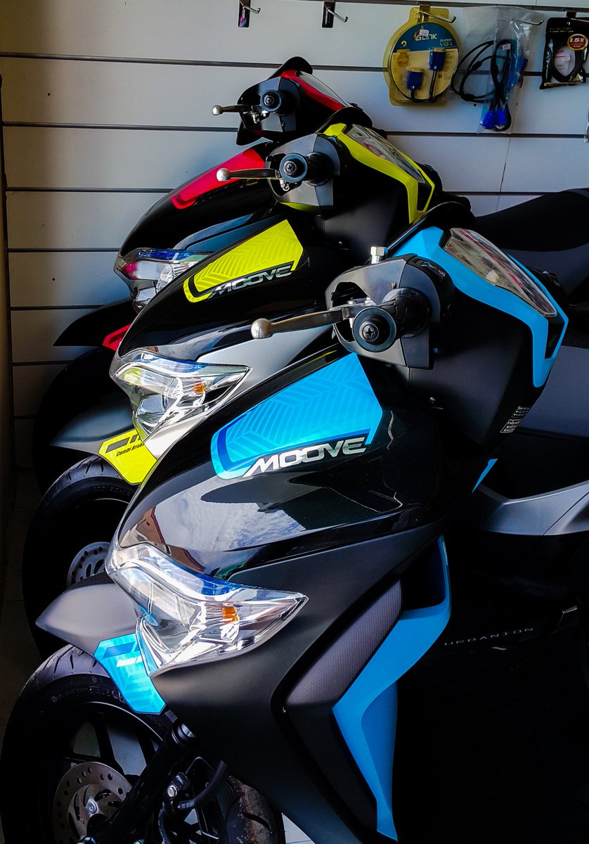 QuantumMaldives's tweet photo. #Honda #Moove #Quantummaldives #beauty #black #Pink #Green #Blue https://t.co/DWYFFPAqmk