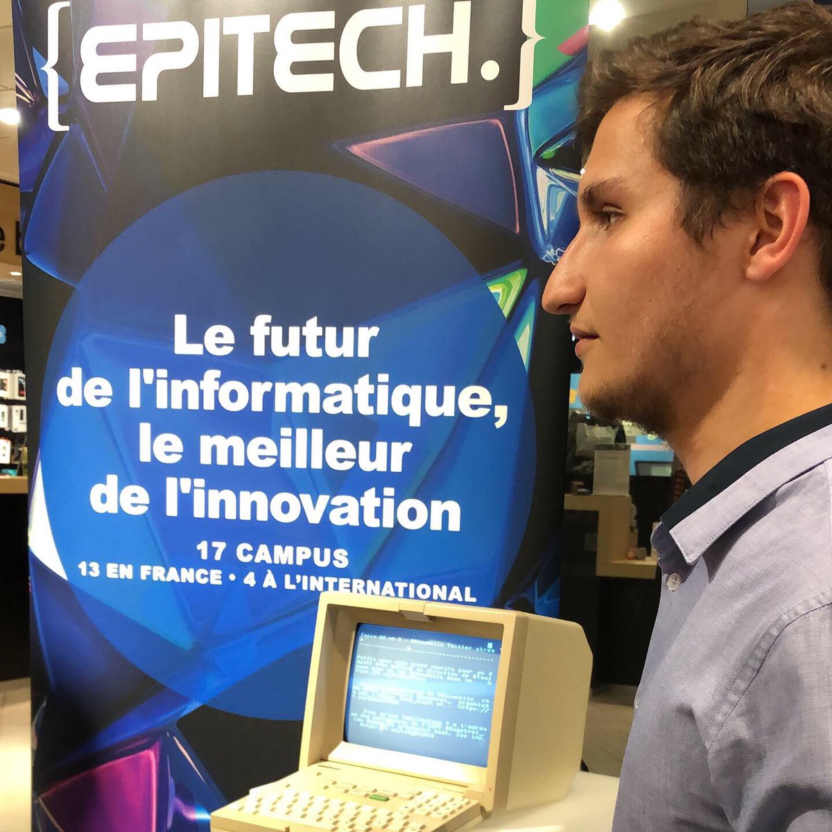 mariepetitjean1's tweet photo. Retour sur l’excellent #ShowHello d’#OrangeOccitanie  avec notamment la belle collaboration avec d’@EpitechToulouse pour l’affichage d’un social wall @Twitter sur Minitel 📺🙌🏻
Découvertes des dernières innovations d’@orange_france dont le speaker #djingo, le Home’In, le #5GCar... https://t.co/2ohk8CEd7q