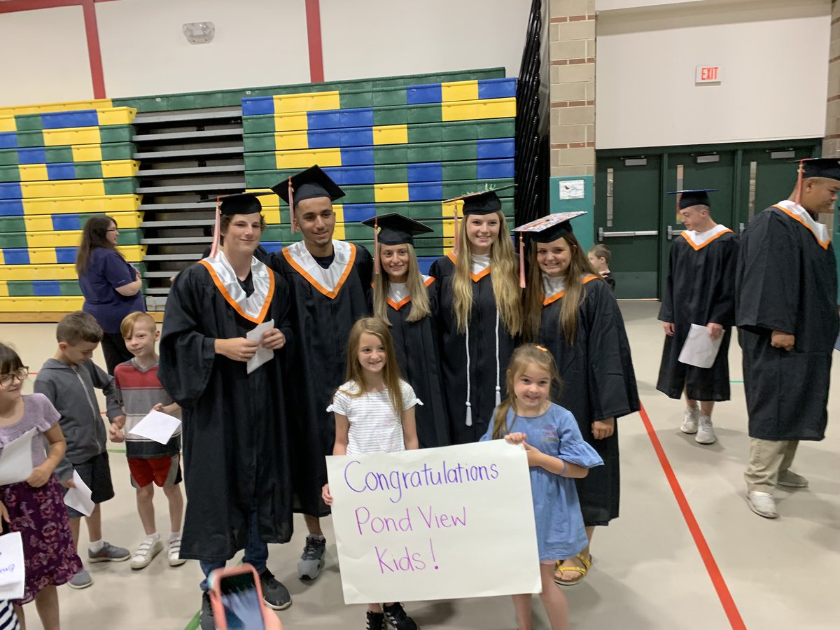 class2019_WHS's tweet photo. #gradwalk https://t.co/9aHkjbC4VL