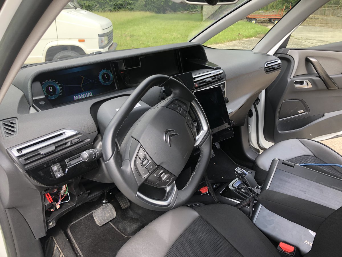 AutomateEu's tweet photo. Watch the video of @vedecom vehicle demonstrator, showcased during @AutomateEu Finale Event, 12th of June 2019 @ieeeiv2019 👉https://t.co/hQJsW2PUhO
@offis @relab_team @GroupePSA @drive_automated @cooperativeguy @GSarros @dbis_uulm @EU_Commission @EU_H2020 #automateddriving https://t.co/fNF1y8elkW