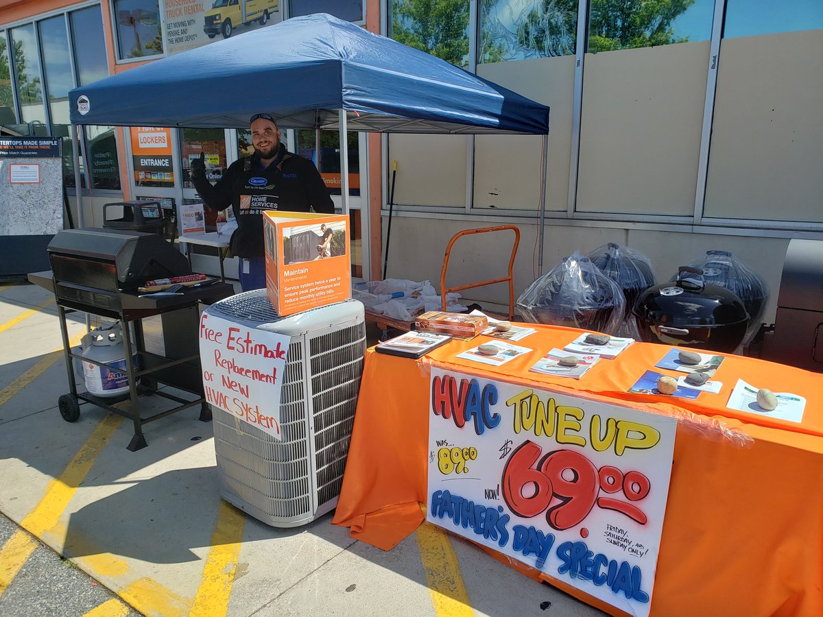 HdLesko's tweet photo. Denis and Ed (helping a customer off picture) cooking some hot dogs for our HVAC customers!  Great deal on tune ups! @brandi_kurtz @OrrinBurkett @23ddddddd @rachkw @JimRugen https://t.co/Liadz2JqEG