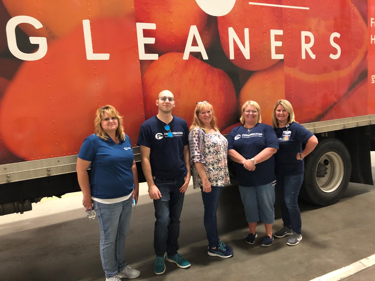 LKQRefinish's tweet photo. Earlier this week a few of our Indy teammates left the home office to give back to the community by volunteering at @GleanersFBIndy. We love seeing our FM family get involved to be part of the solution with such a great organization. #FMCoreValues https://t.co/YN6l3yY3gl