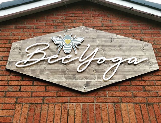 InsigniaAd's tweet photo. Bespoke timber signage with Perspex letters #bespokesignage #wood #signage #insignia #signsleigh https://t.co/GGNoaFnJ2b https://t.co/GyIblcgsPU