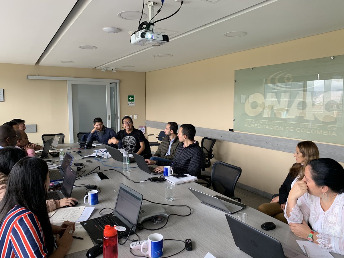 También el día de hoy, se reúne un grupo de trabajo de expertos técnicos de <a href="/INMdeColombia/">Instituto Nacional de Metrología - INM de Colombia</a> y <a href="/ONAC_COLOMBIA/">ONAC COLOMBIA</a> analiza expresión de incertidumbre de medición de alcances de acreditación de masa #Calibración #Laboratorios #LaFuerzaDeLaConfianza