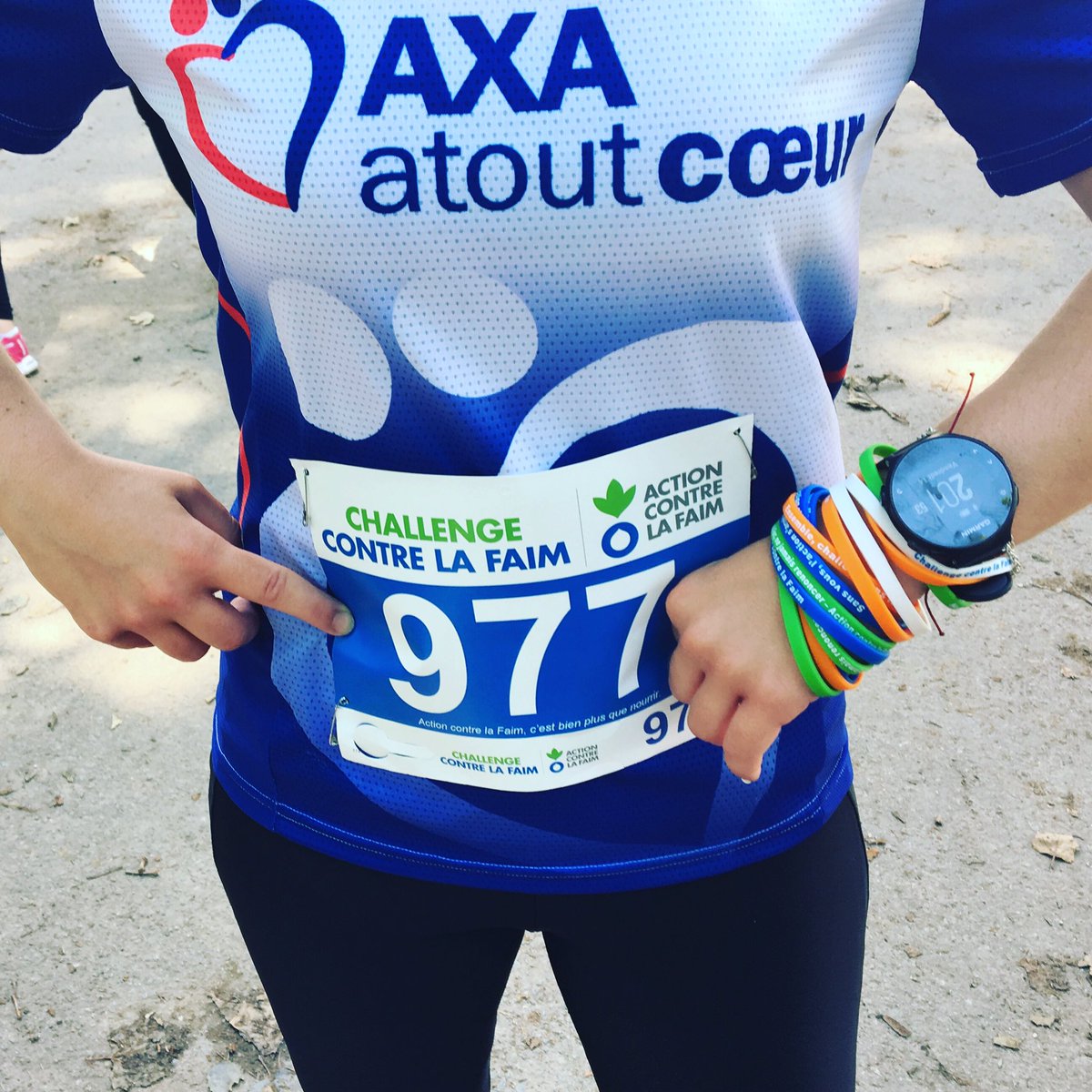 MariePrcp's tweet photo. #Challenge contre la faim#teamAxaArras#H74.  1tour, 1 bracelet =15€. https://t.co/BU6fK8Cl3g