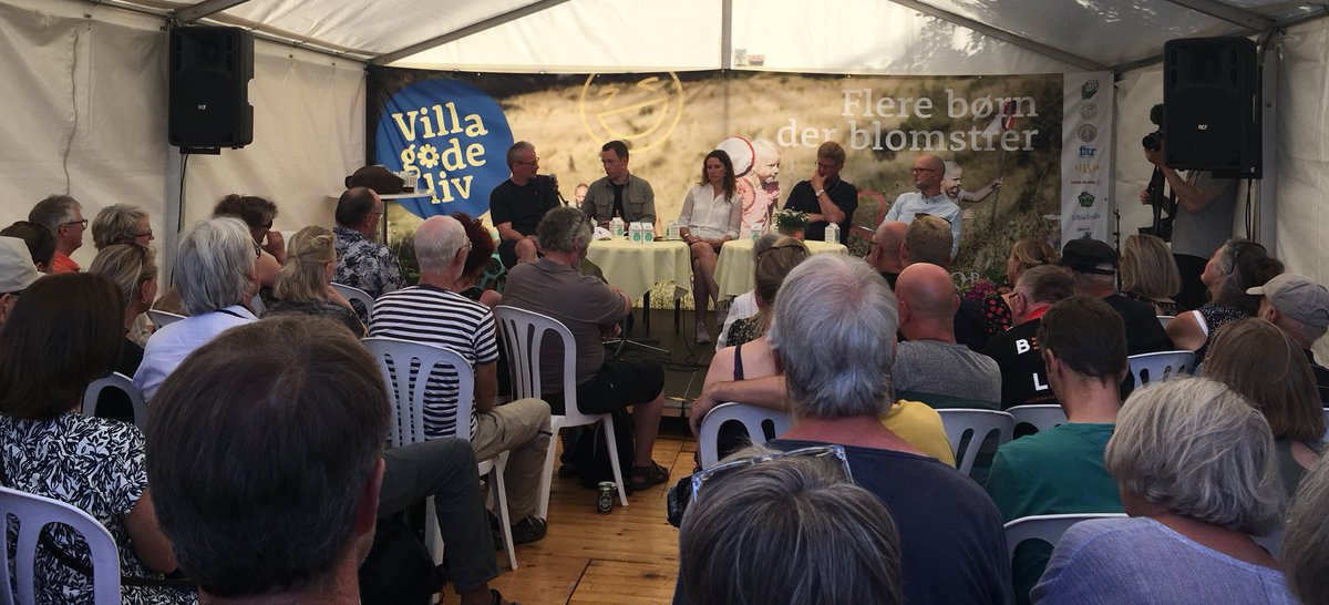 Hvad er de basale færdigheder? Empati og at indgå i fællesskab og senere demokrati. Siger <a href="/TanggaardLene/">Lene Tanggaard</a> det lærer man gennem leg #mereleg #fmdk