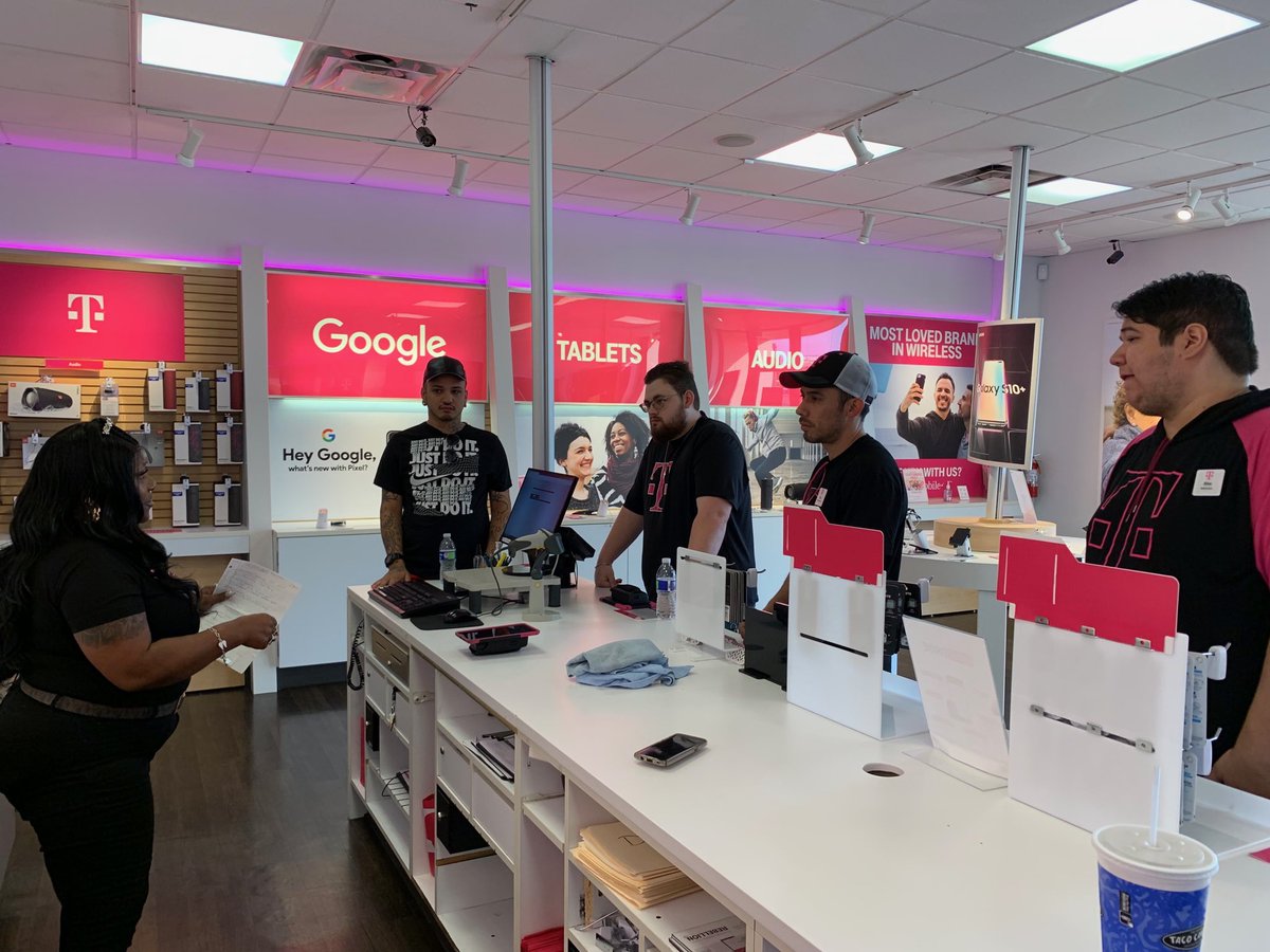 LextonTapia's tweet photo. Great team meeting to ensure we have a solid weekend and an amazing second half of June here at Nacco!!! #TexasDNA #TexasLDP SA STRONG 💪 https://t.co/DgTG7VwSpP